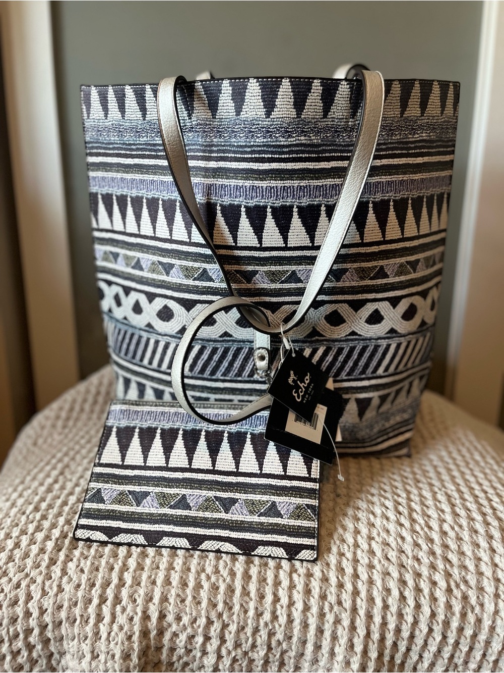 Echo Geometric Tote Bag in Black & White 328